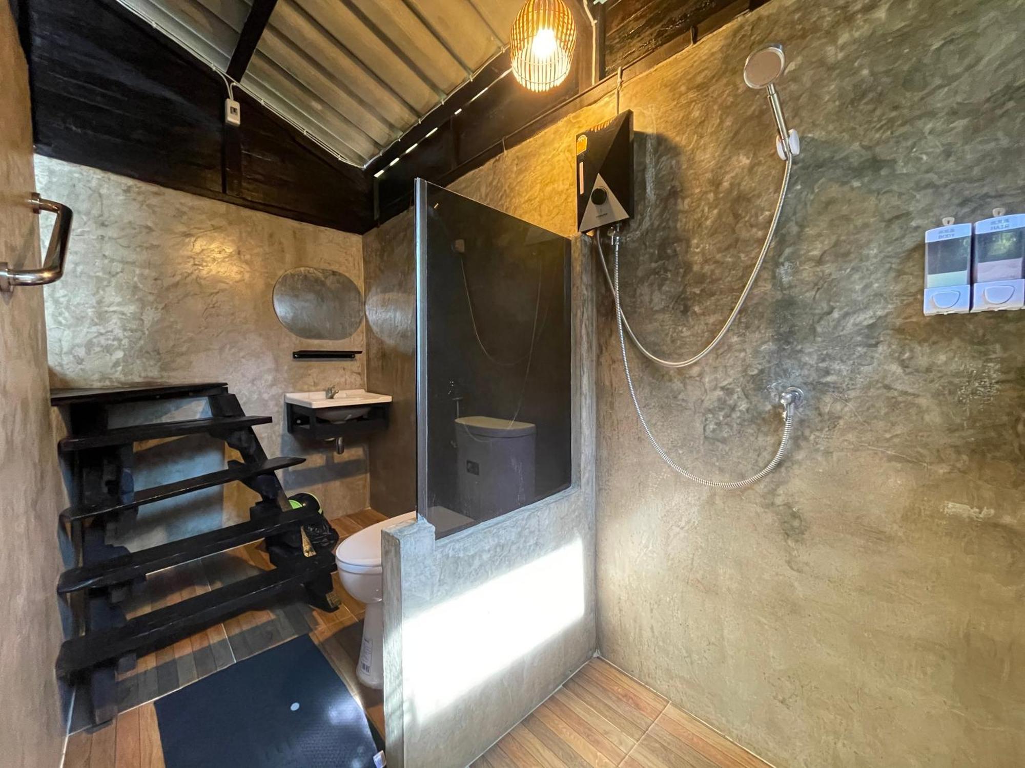 The Legend Homestay. Mae Ai Екстериор снимка