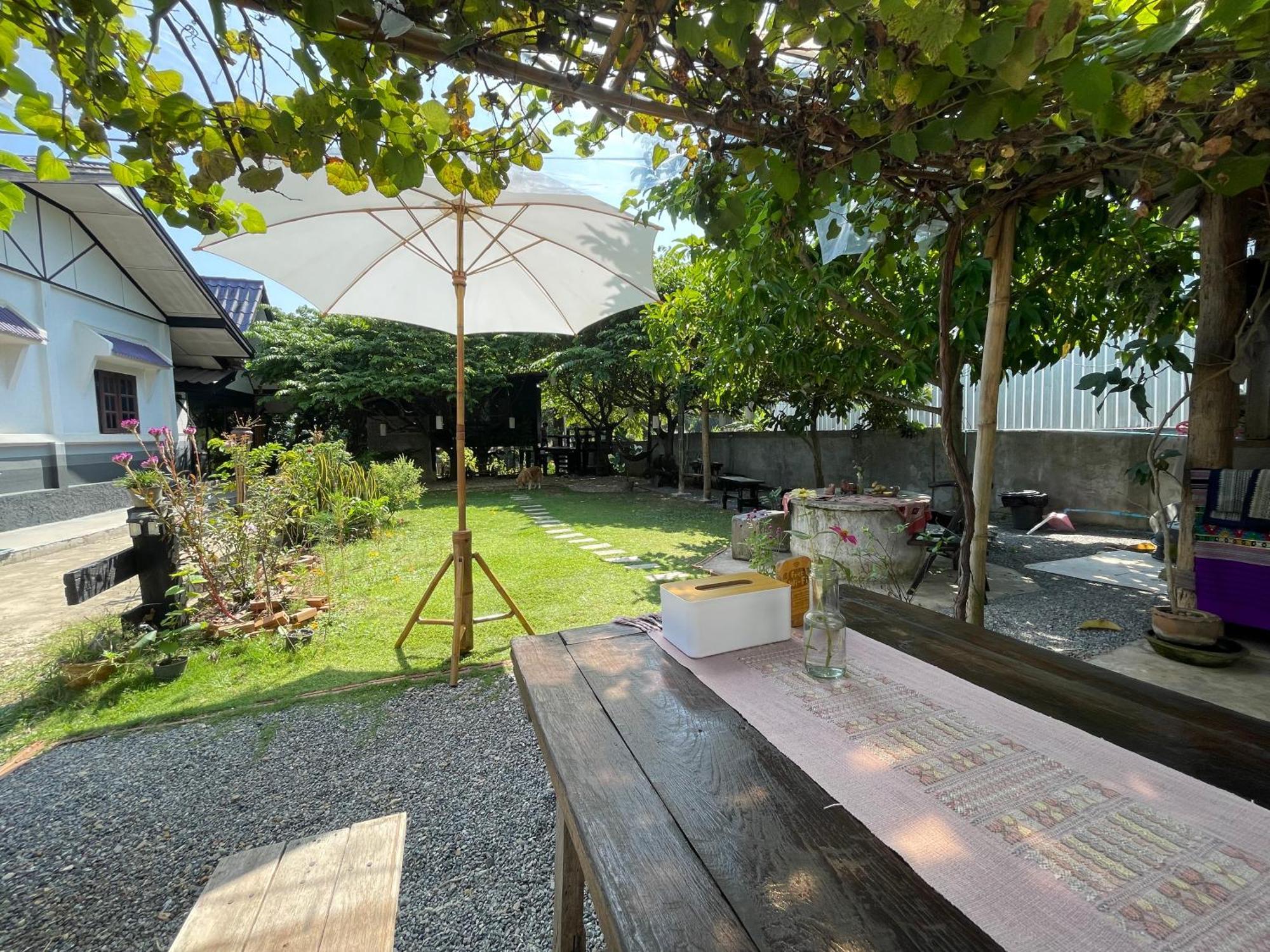 The Legend Homestay. Mae Ai Екстериор снимка